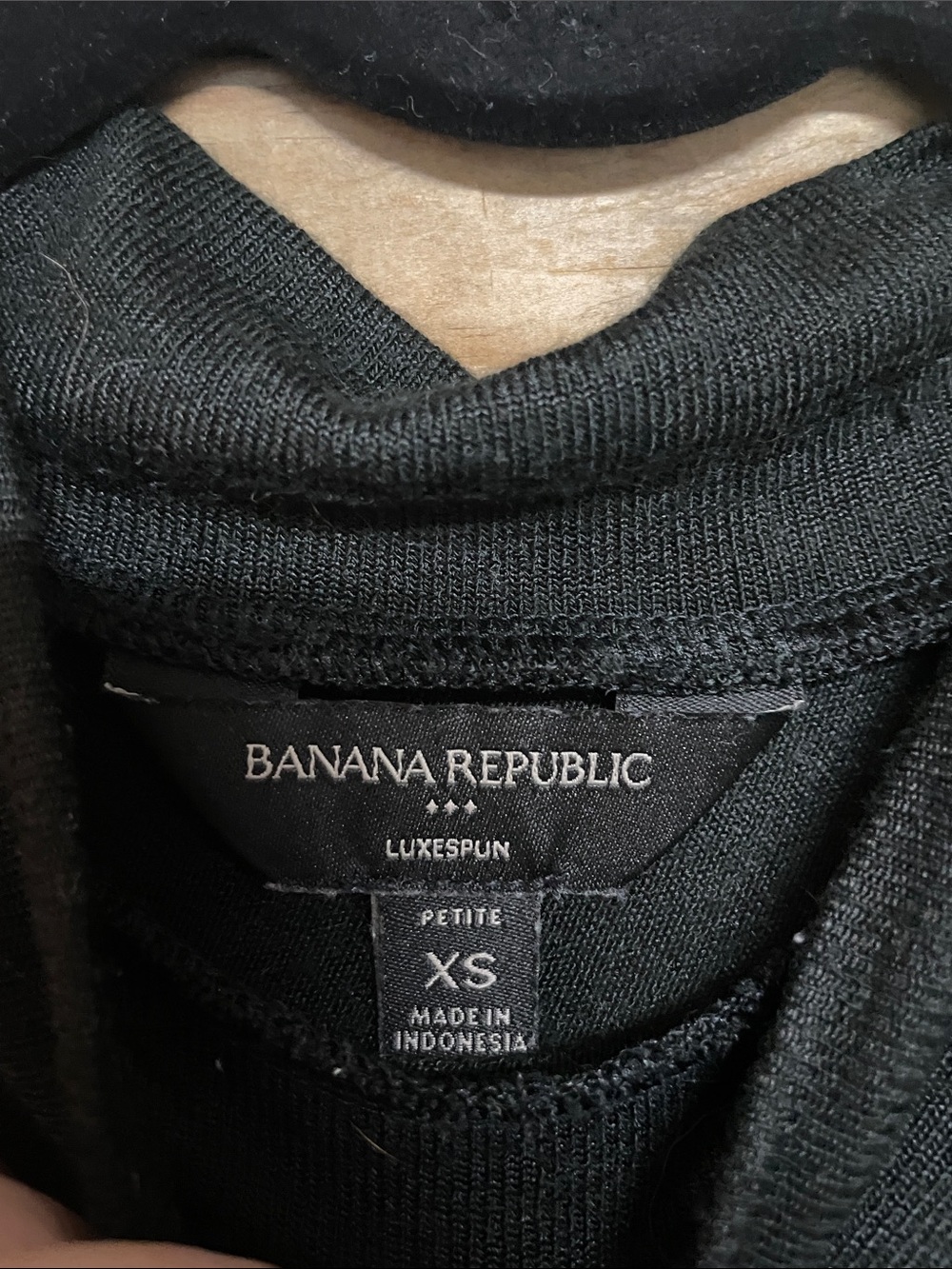 Banana Republic size XS Black Soft and Stretchy Sleeveless Turtleneck Shirt - Picture 2 of 7